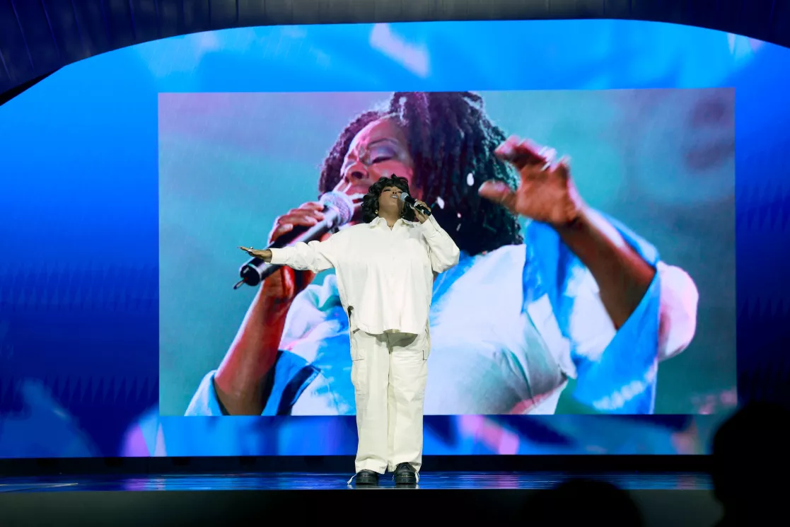 Jane Hancock sings tribute to Angie Stone